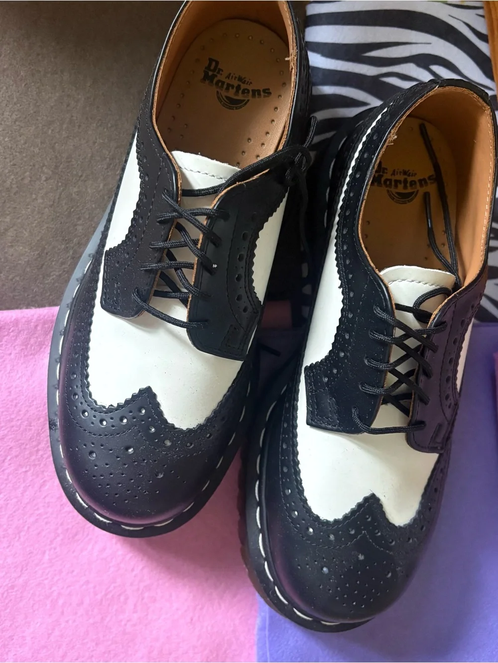 Dr. Martens 3989 Bex smooth leather brogue shoes (BRAND NEW)